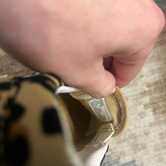 Vans Kids Leopard Print Slip-On Skate Shoe - Picture 4 of 4